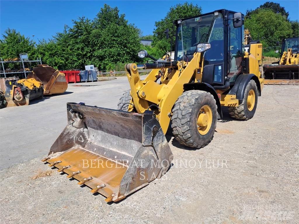 CAT 906M Utovarivači na kotačima