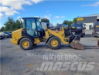 CAT 906M Utovarivači na kotačima