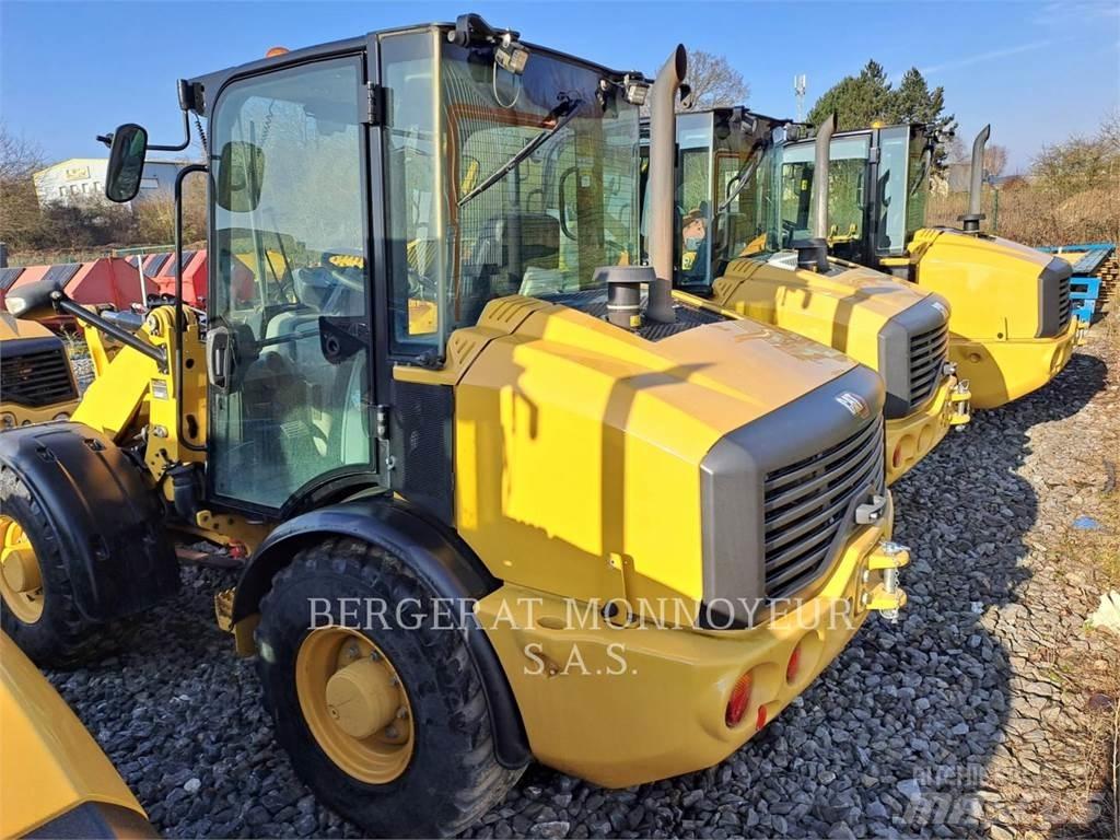 CAT 906M Utovarivači na kotačima