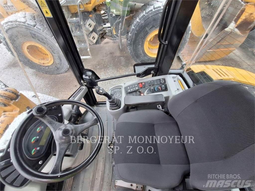 CAT 906M Utovarivači na kotačima