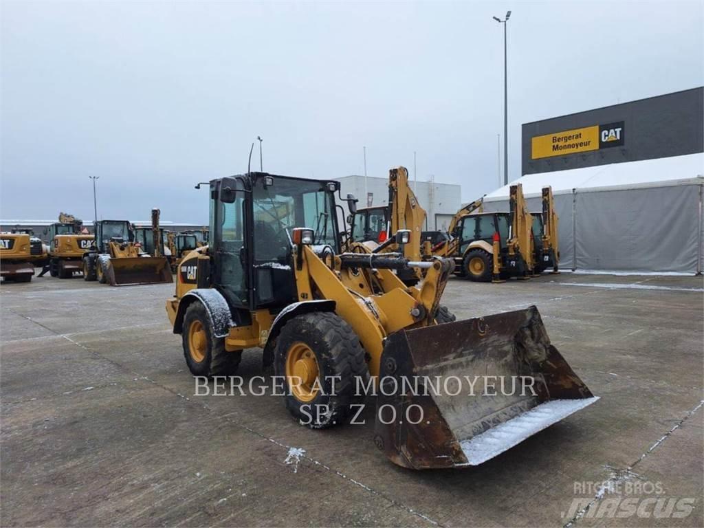 CAT 906M Utovarivači na kotačima