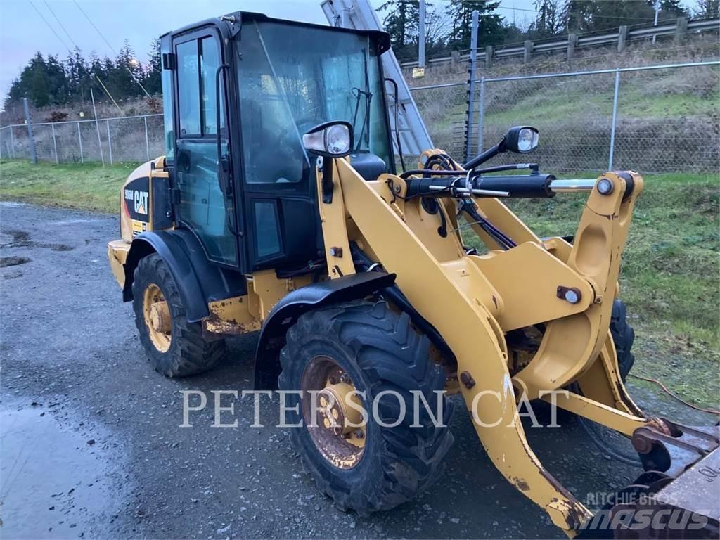 CAT 906M Utovarivači na kotačima