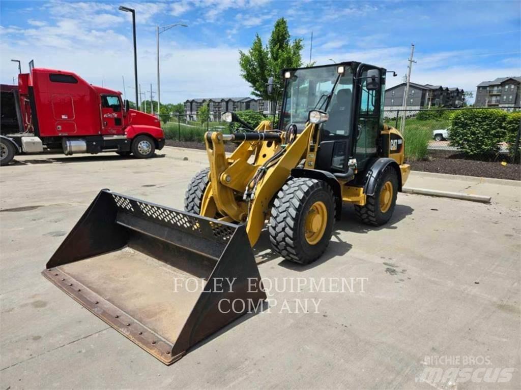 CAT 906M Utovarivači na kotačima