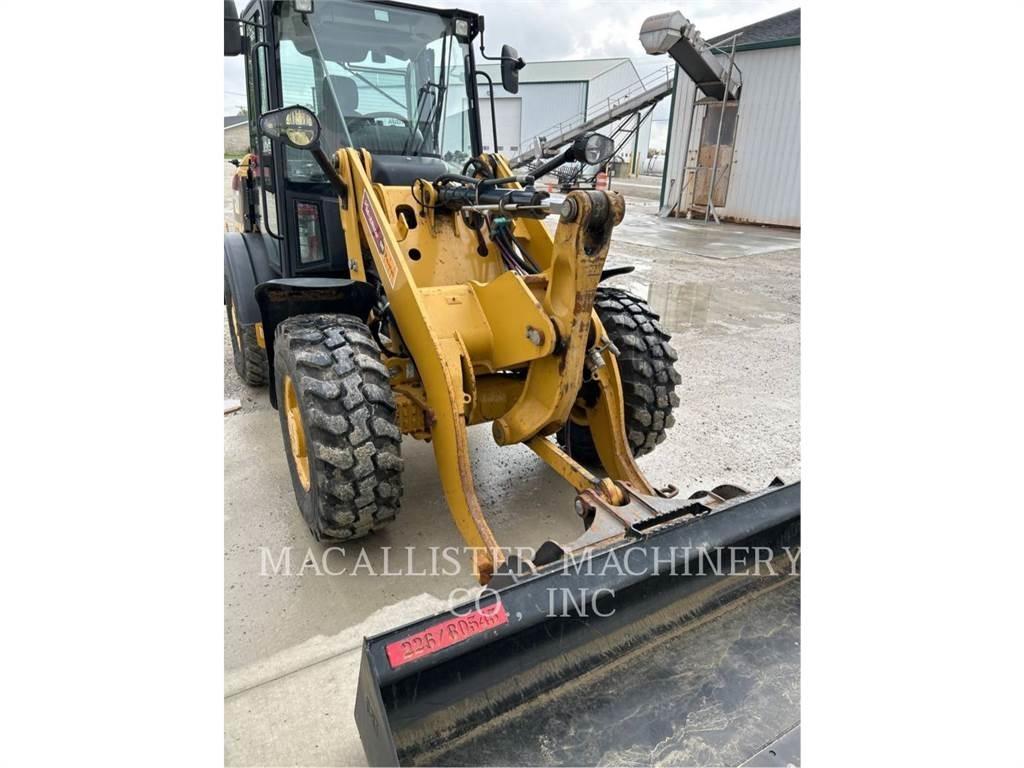 CAT 906M Utovarivači na kotačima