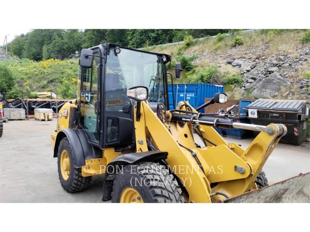 CAT 906M Utovarivači na kotačima