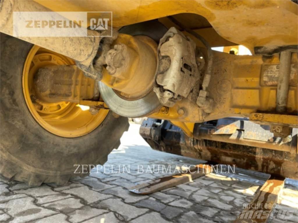 CAT 906M Utovarivači na kotačima