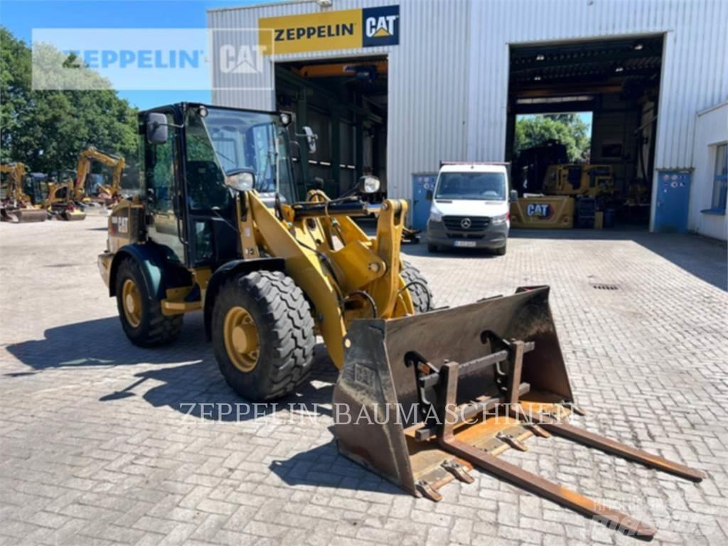CAT 906M Utovarivači na kotačima