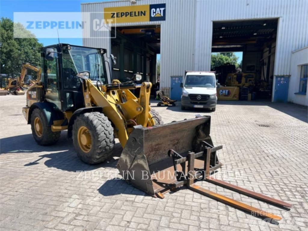 CAT 906M Utovarivači na kotačima