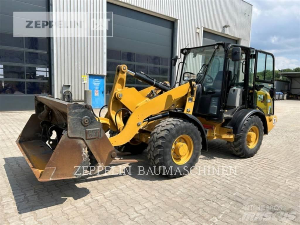 CAT 906M Utovarivači na kotačima