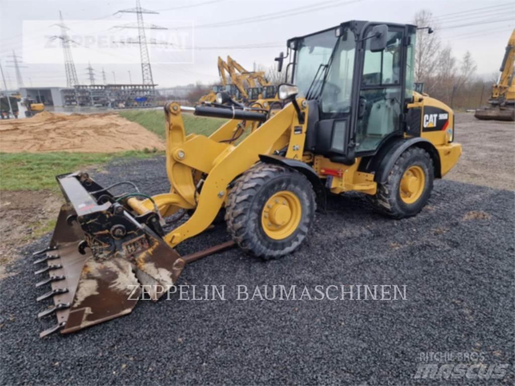 CAT 906M Utovarivači na kotačima