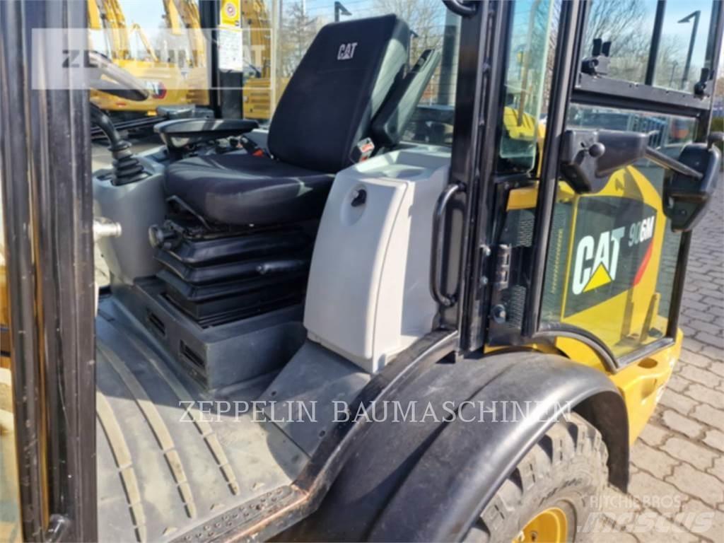 CAT 906M Utovarivači na kotačima