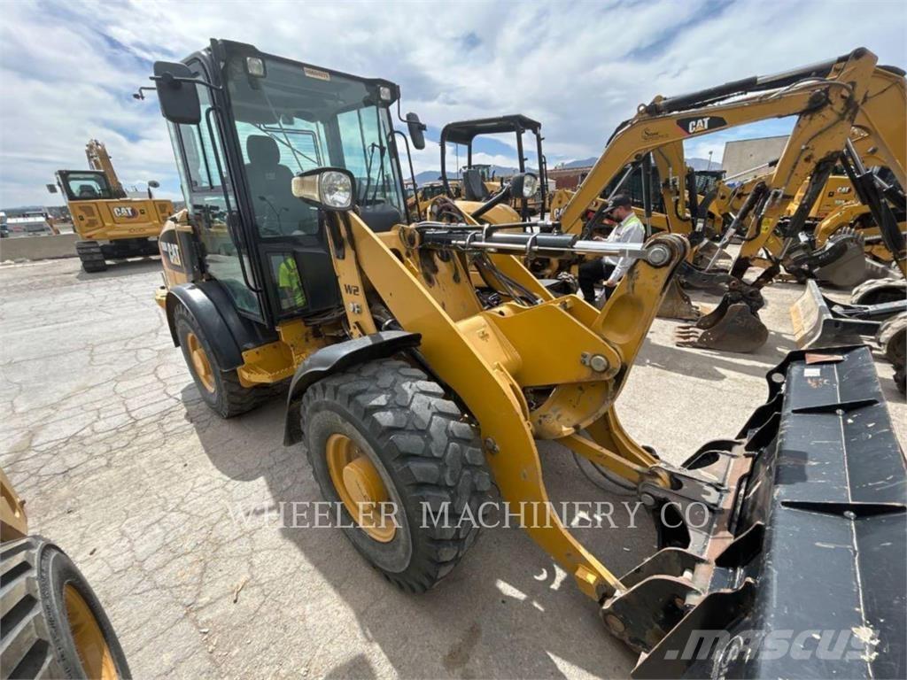 CAT 906M Utovarivači na kotačima