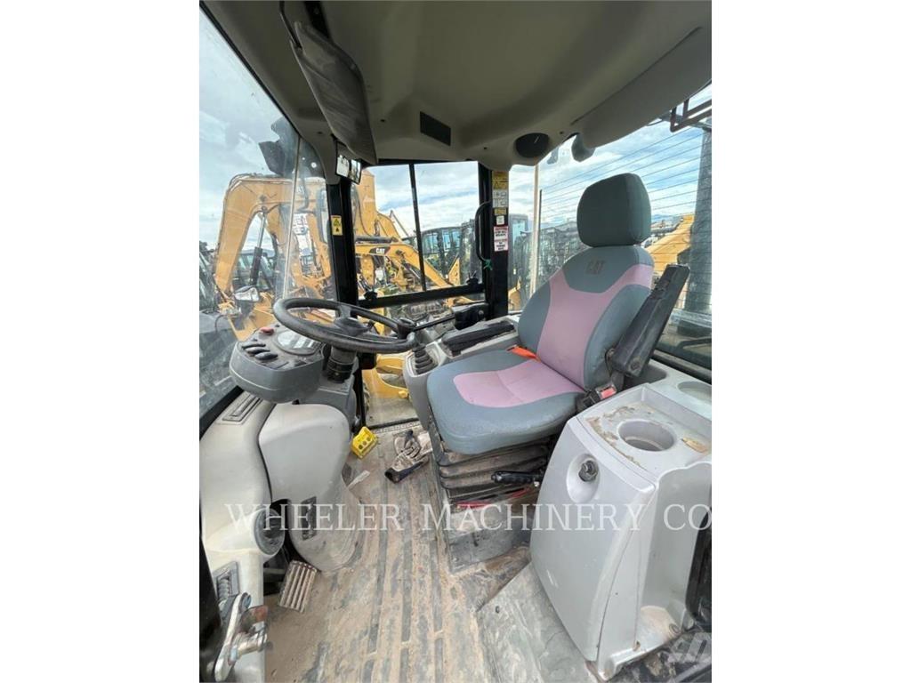 CAT 906M Utovarivači na kotačima