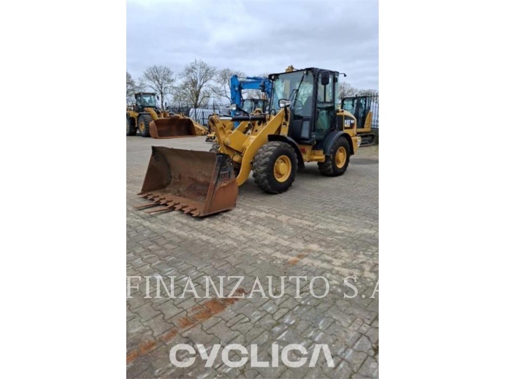 CAT 906M Utovarivači na kotačima