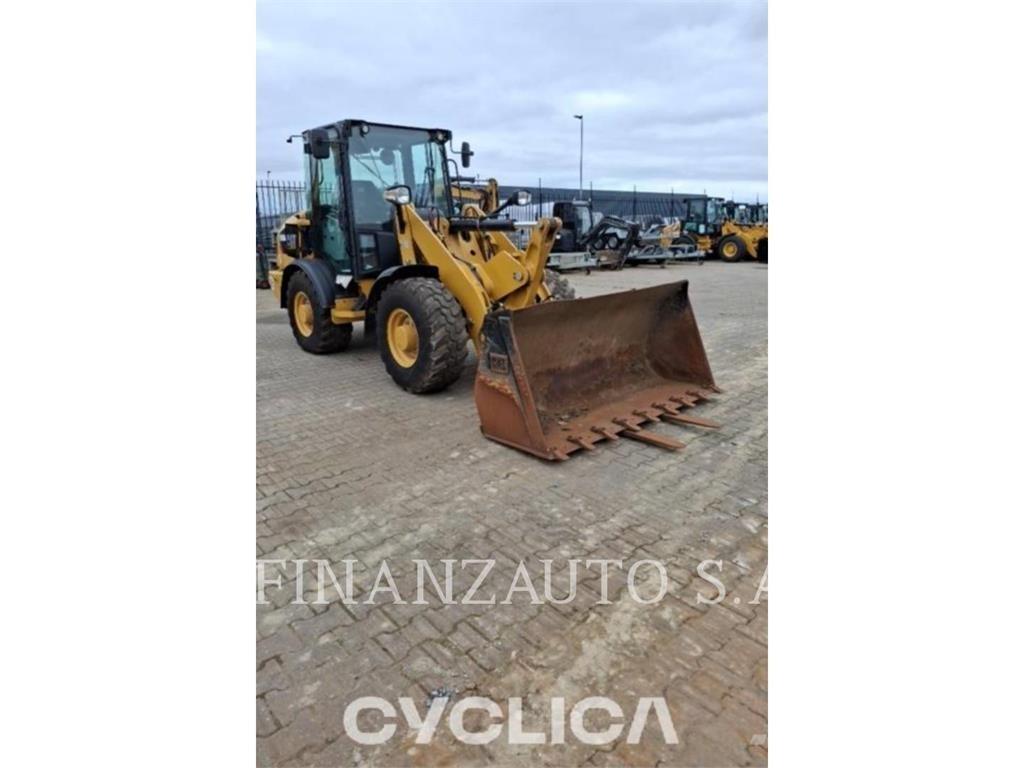 CAT 906M Utovarivači na kotačima