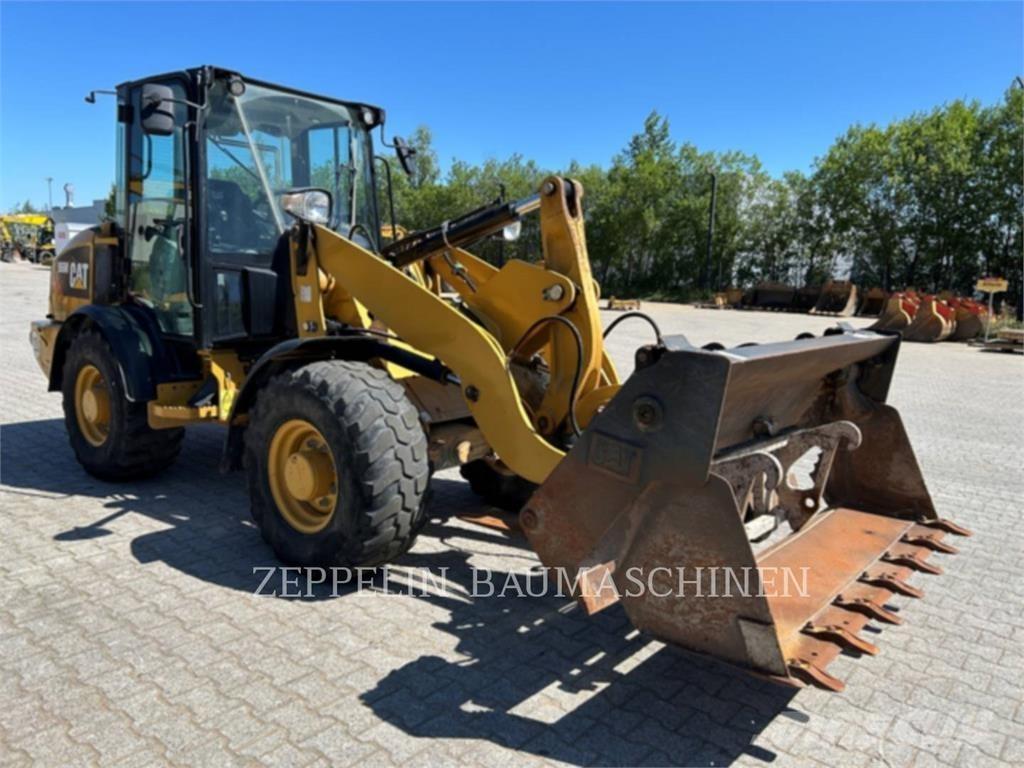 CAT 906M Utovarivači na kotačima