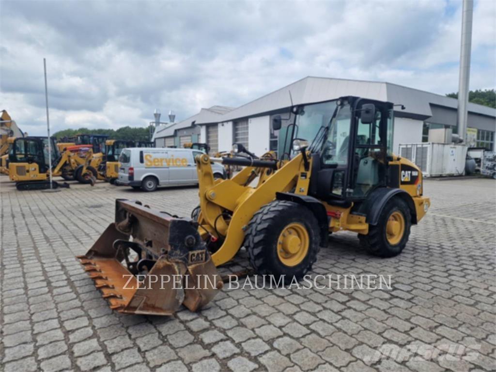 CAT 906M Utovarivači na kotačima