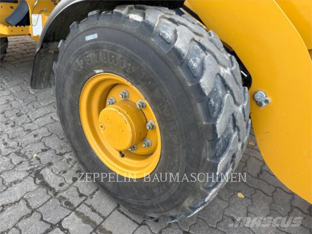 CAT 906M Utovarivači na kotačima