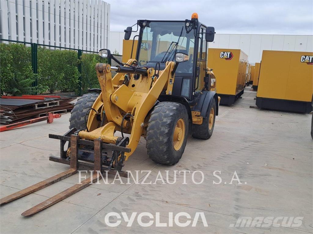 CAT 906M Utovarivači na kotačima
