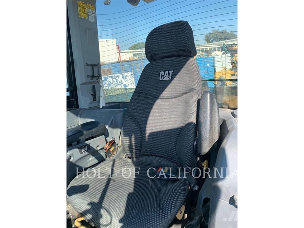 CAT 907 Utovarivači na kotačima