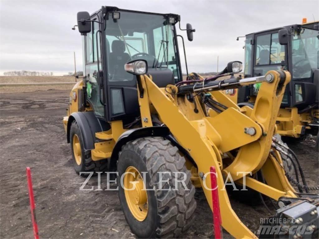 CAT 907M Utovarivači na kotačima