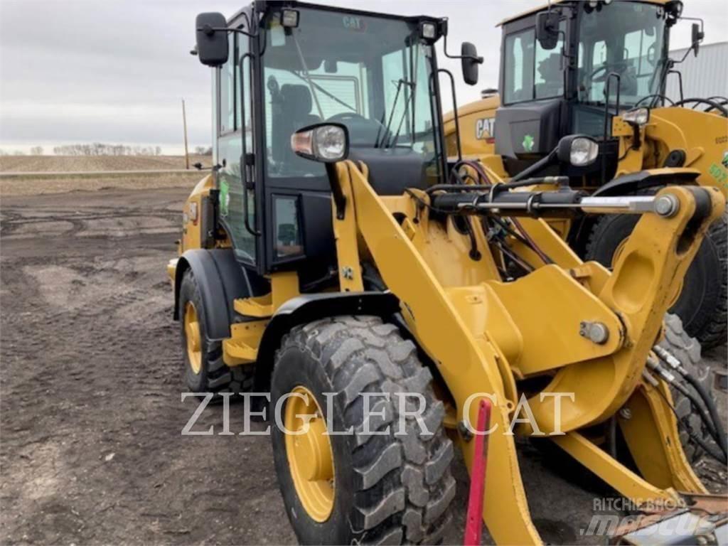 CAT 907M Utovarivači na kotačima