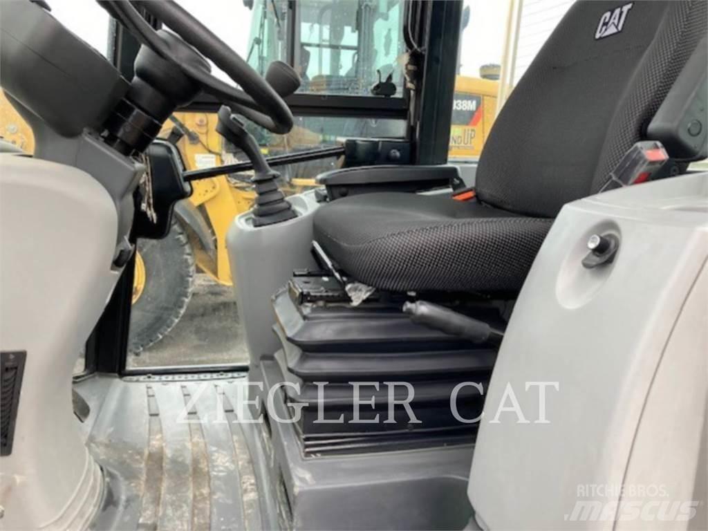CAT 907M Utovarivači na kotačima