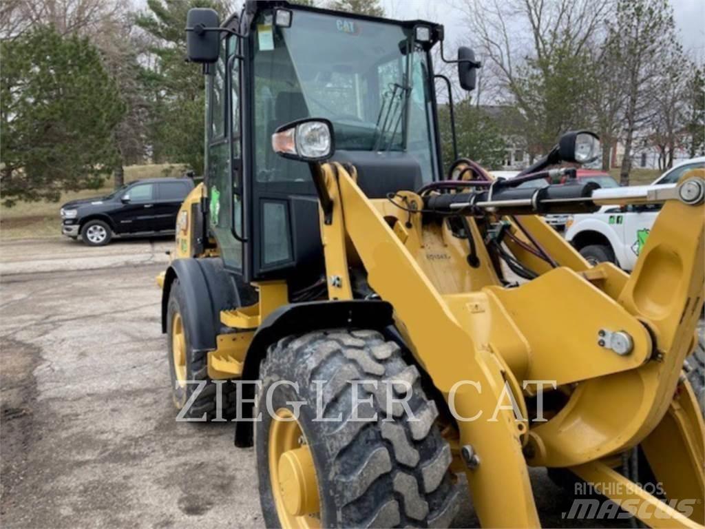 CAT 907M Utovarivači na kotačima