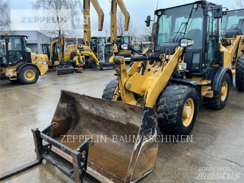 CAT 907M Utovarivači na kotačima