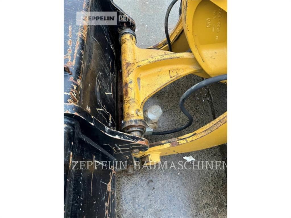 CAT 907M Utovarivači na kotačima