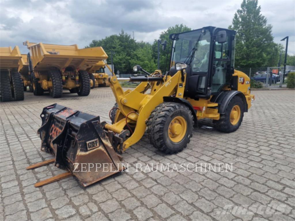 CAT 907M Utovarivači na kotačima