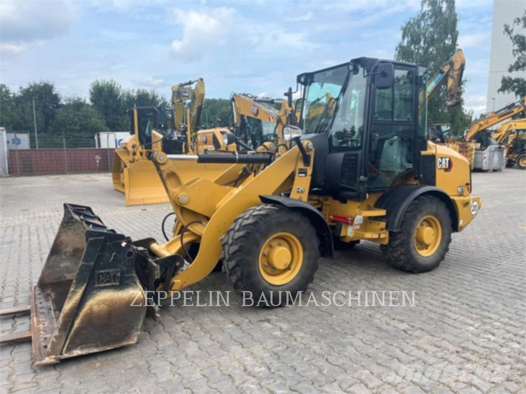CAT 907M Utovarivači na kotačima