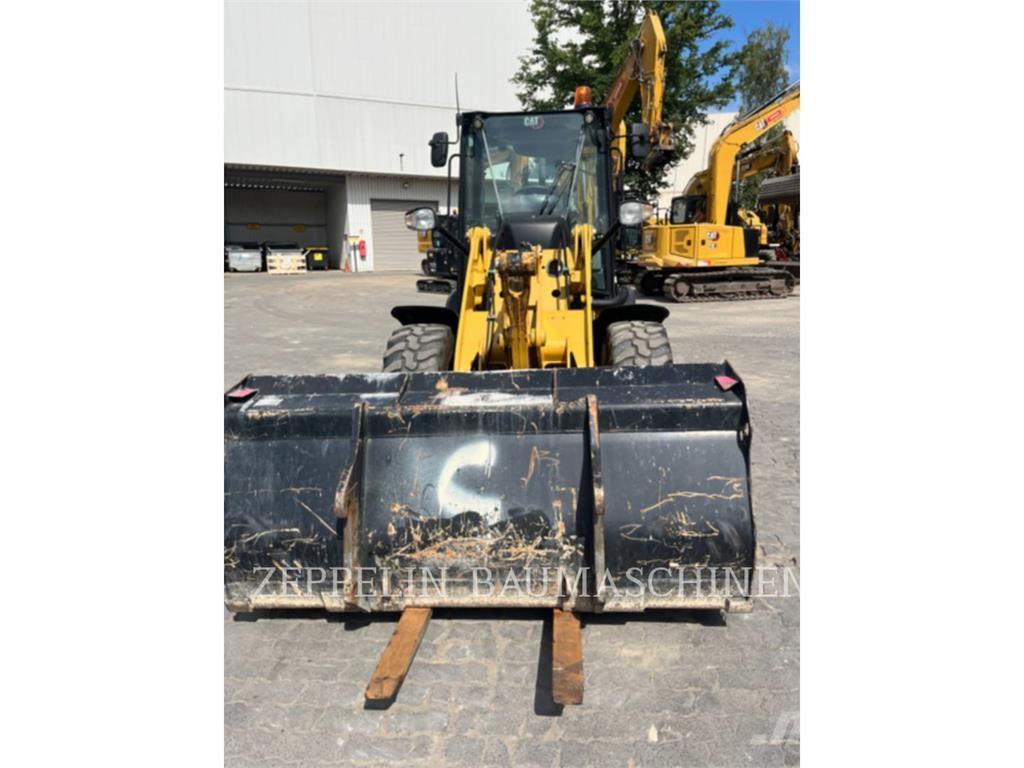 CAT 907M Utovarivači na kotačima