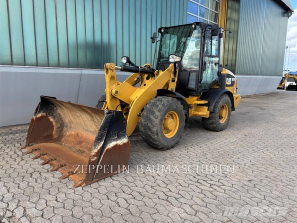 CAT 907M Utovarivači na kotačima