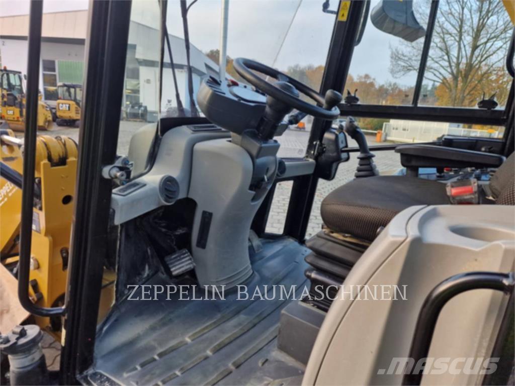 CAT 907M Utovarivači na kotačima