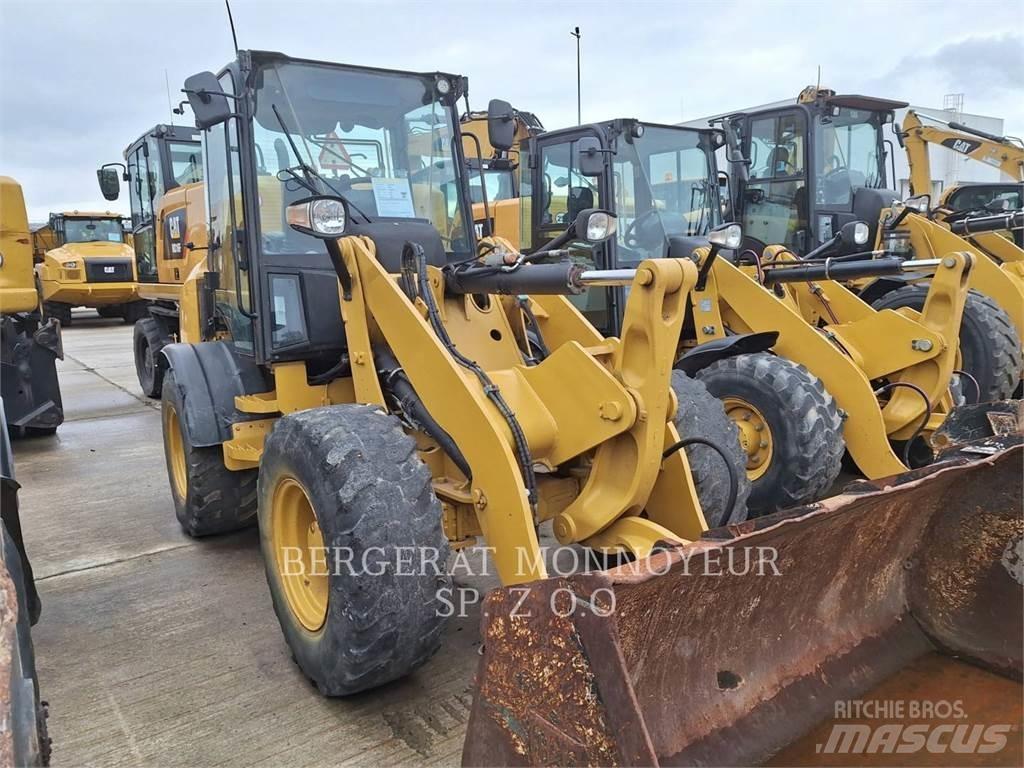CAT 908M Utovarivači na kotačima