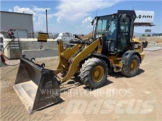CAT 908M Utovarivači na kotačima