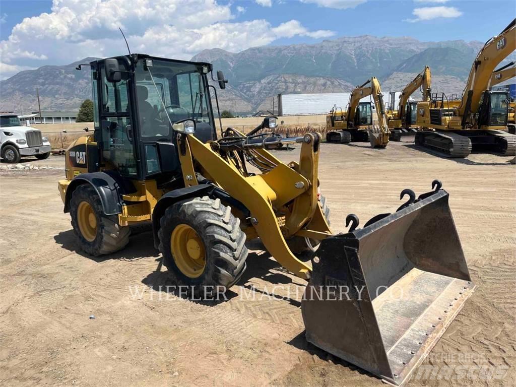 CAT 908M Utovarivači na kotačima