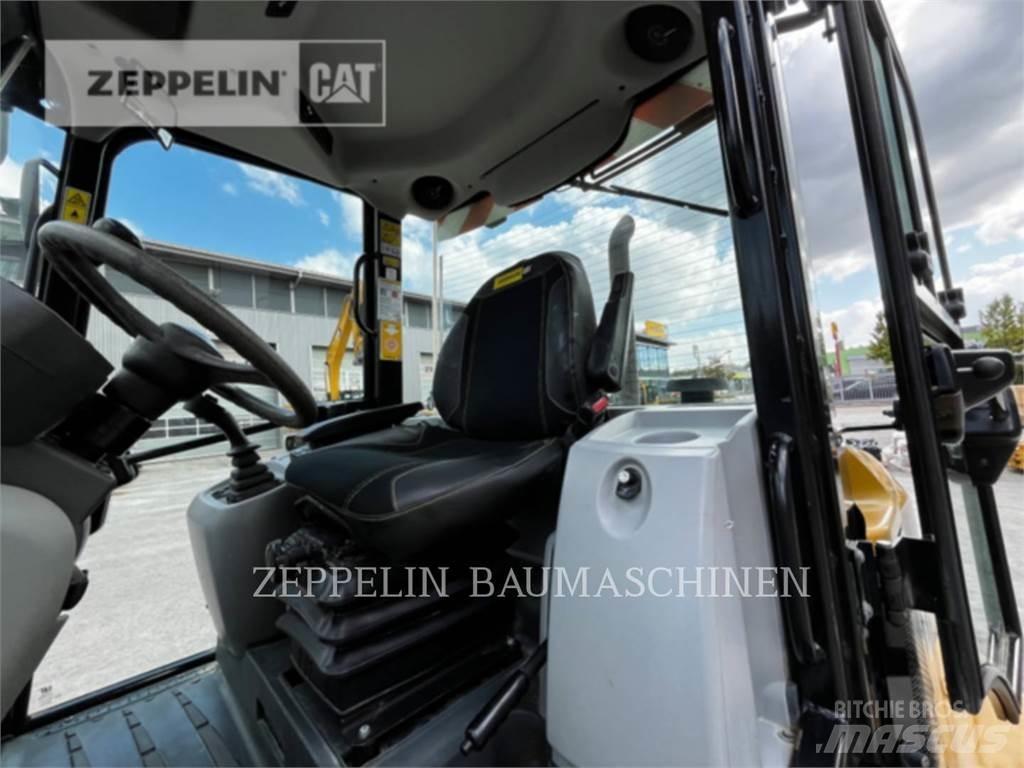 CAT 908M Utovarivači na kotačima