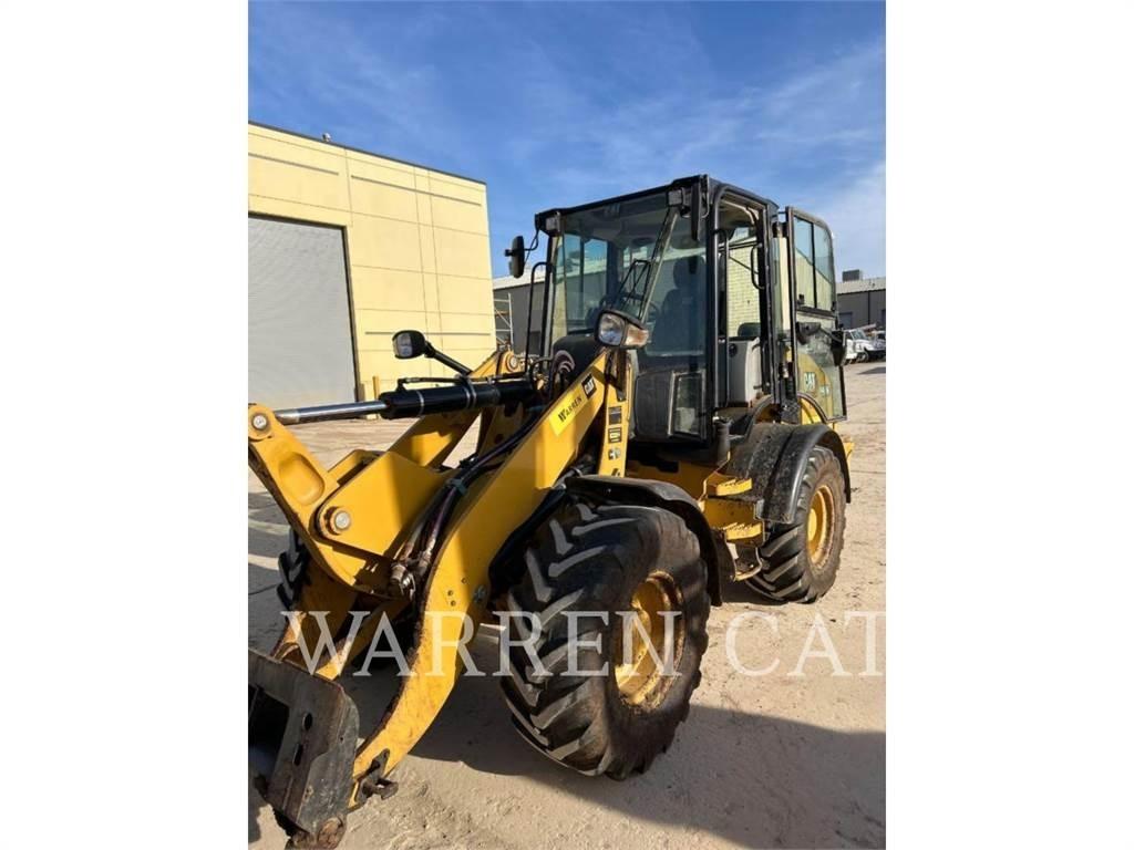 CAT 908M Utovarivači na kotačima