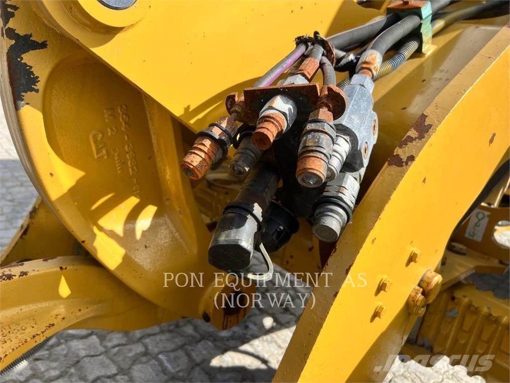 CAT 908M Utovarivači na kotačima