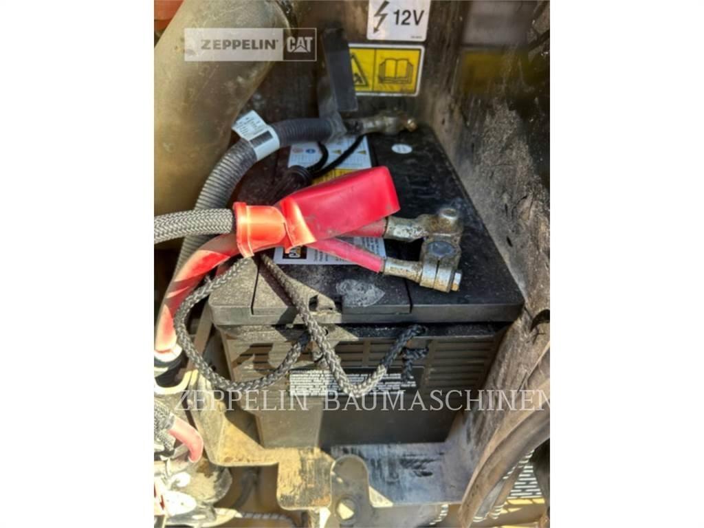CAT 908M Utovarivači na kotačima