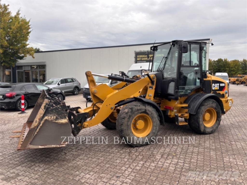 CAT 908M Utovarivači na kotačima