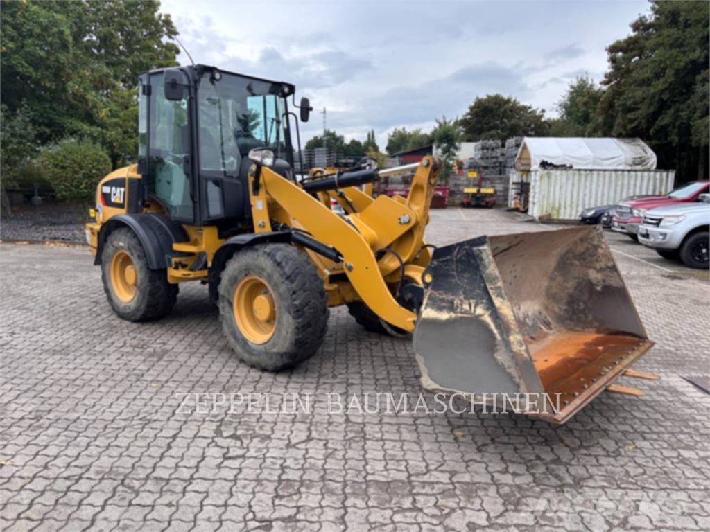 CAT 908M Utovarivači na kotačima