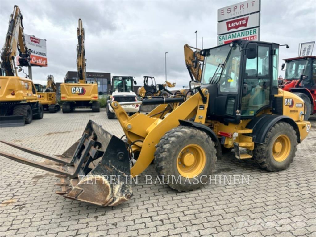 CAT 908M Utovarivači na kotačima