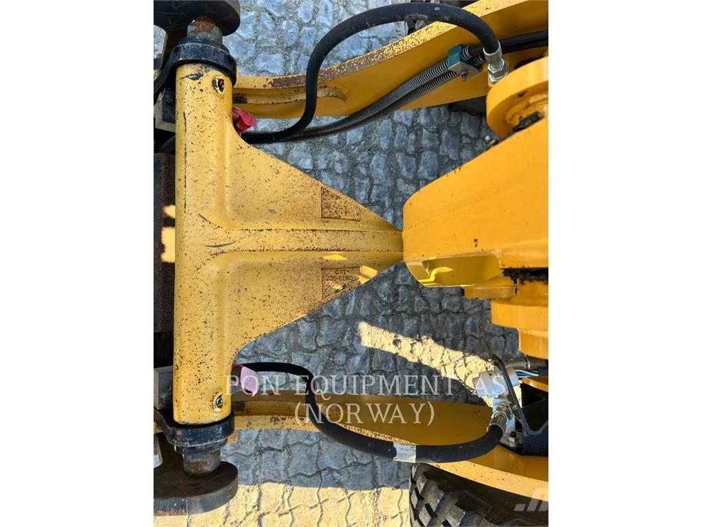 CAT 908M Utovarivači na kotačima