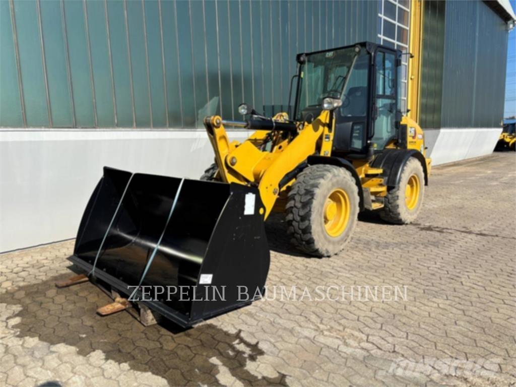 CAT 908M Utovarivači na kotačima