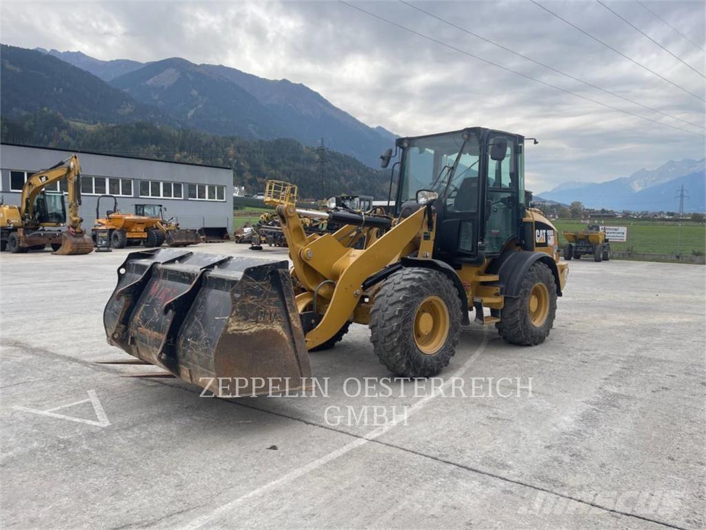 CAT 908M Utovarivači na kotačima