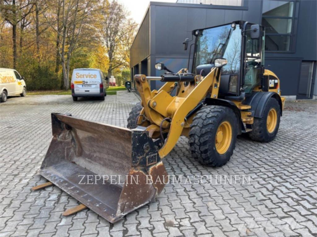 CAT 908M Utovarivači na kotačima