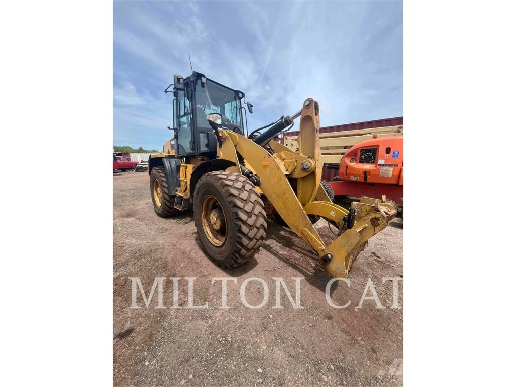 CAT 918M Utovarivači na kotačima